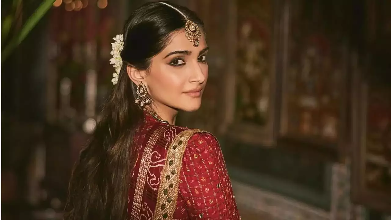 Sonam Kapoor Stuns Fans by Reviving Vintage Glamour: You Won't Believe What She Wore!